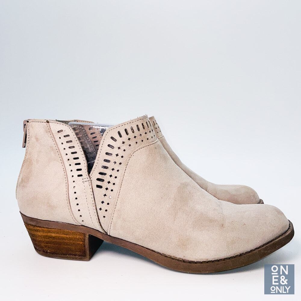 CARLOS By Carlos Santana Billey Ankle Boot Women 9M/39 Tan Perforated Block Heel